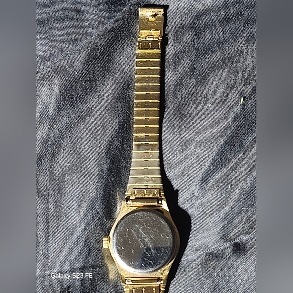 Vintage 50s or 60s Geneva Antimagnetic Ladies Watch - Picture 10 of 11